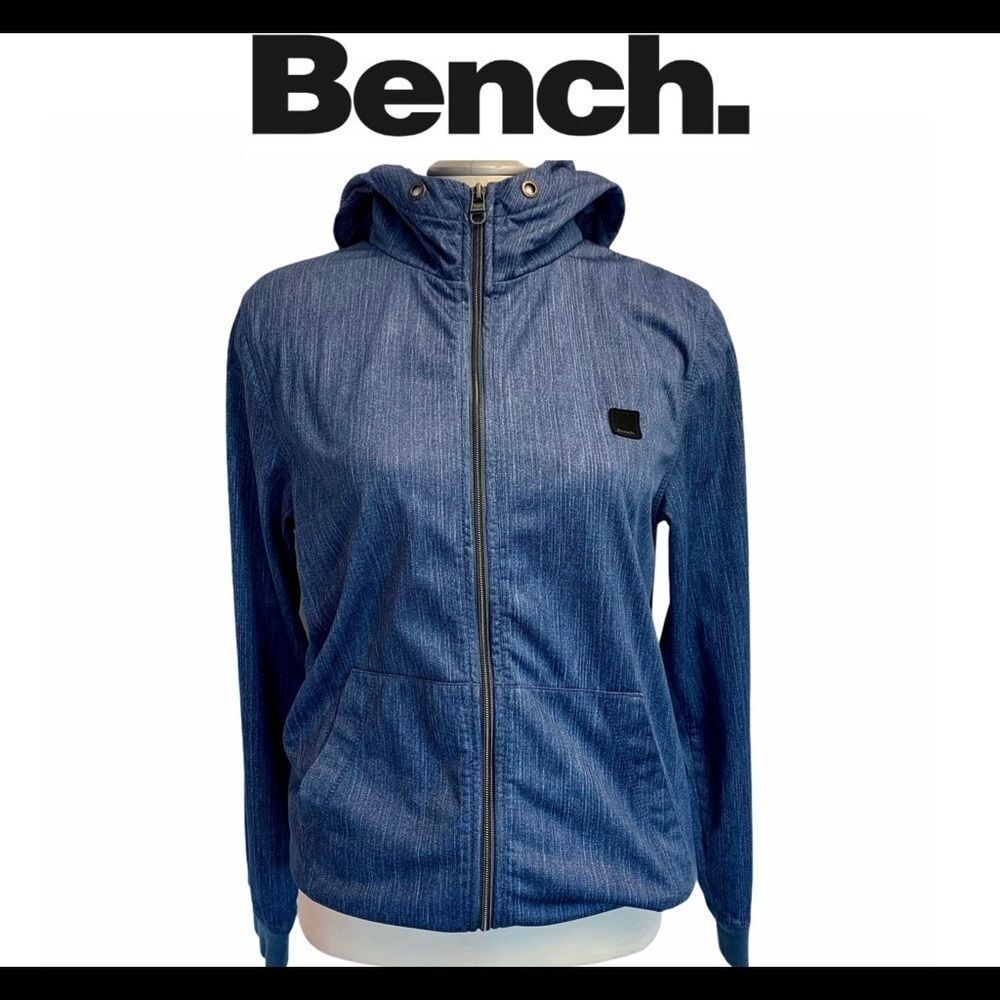 𝅺BENCH Blue zip up logo jacket size large